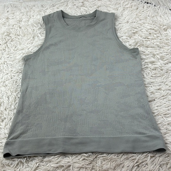 Lululemon Swiftly Breathe Muscle Tank Vented Camo Silver Drop / Vapor - Picture 1 of 5